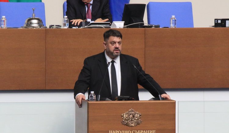 Атанас Зафиров: "БСП за България" няма да чертае разделителни линии, но няма да подкрепи кабинет без нова заявка за управление