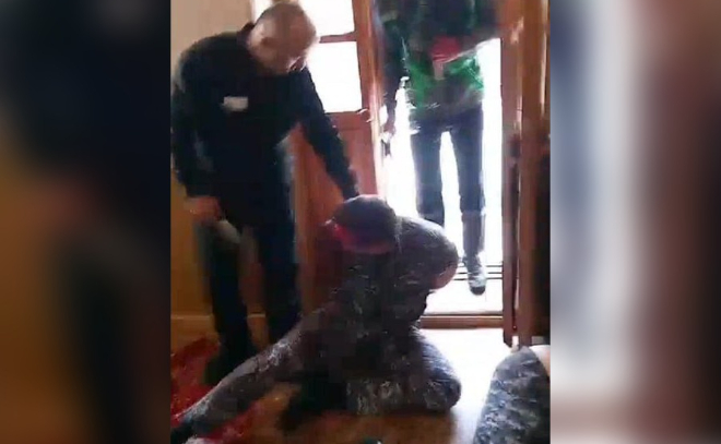 Затворници взеха заложници в руска наказателна колония, най-малко един е убит