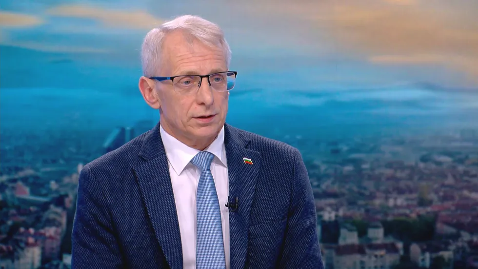 Денков: Изборът пред Борисов е - или тръгва с Пеевски към диктатура, или ще работи за европейско развитие на България