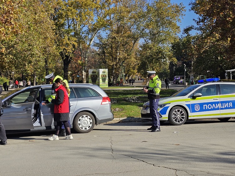 Полицаи и червенокръстци припомниха мерките за безопасност в Световния ден за възпоменание на жертвите на пътя