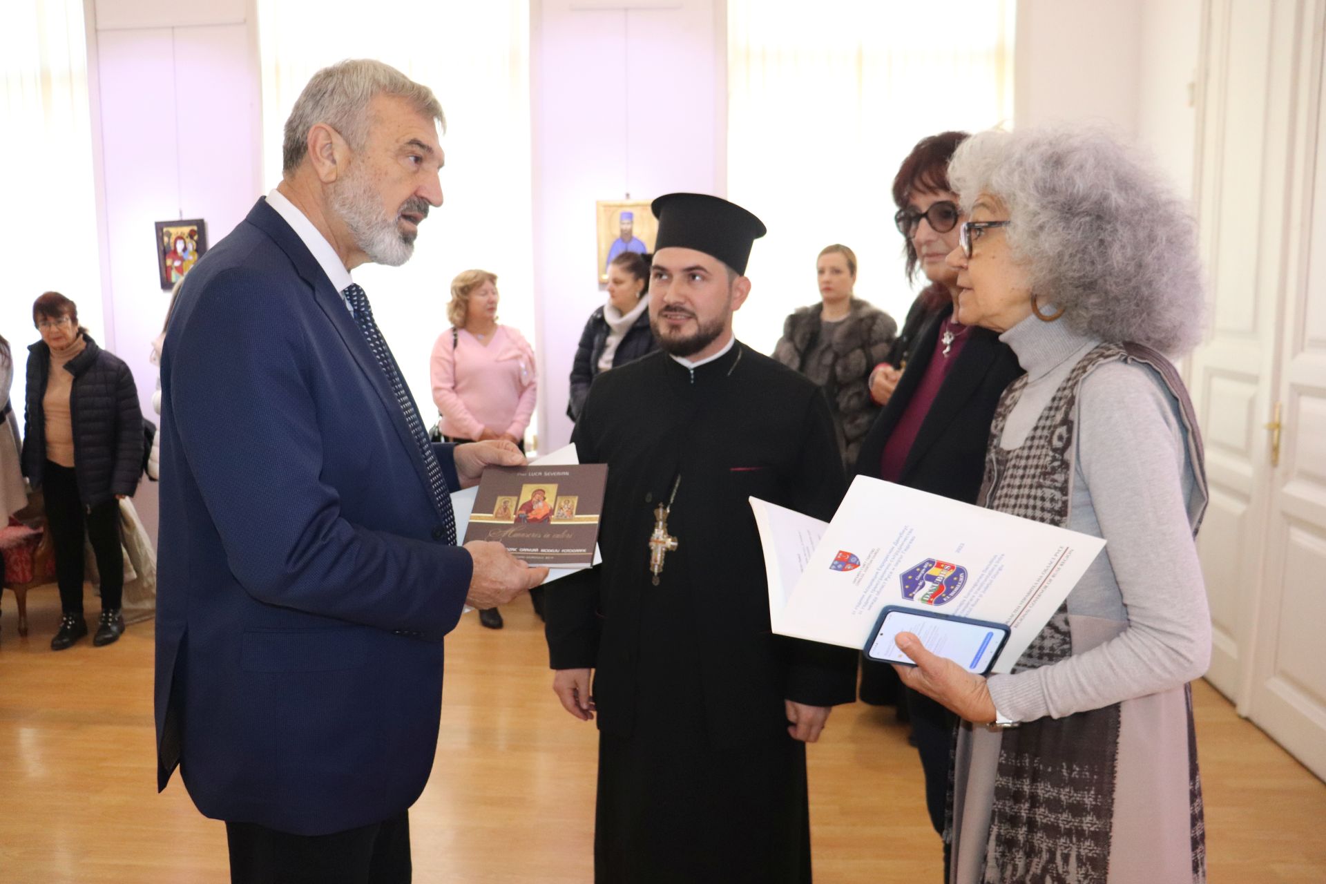 Изложба на румънски автори в Русе разказва за връзката между духа и природата