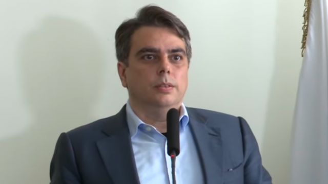 Асен Василев: Няма да седнем на преговори с ГЕРБ, ако не се подпише кордон