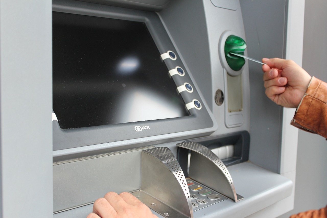 Около 340 000 пенсионери ще бъдат зарадвани с коледна добавка