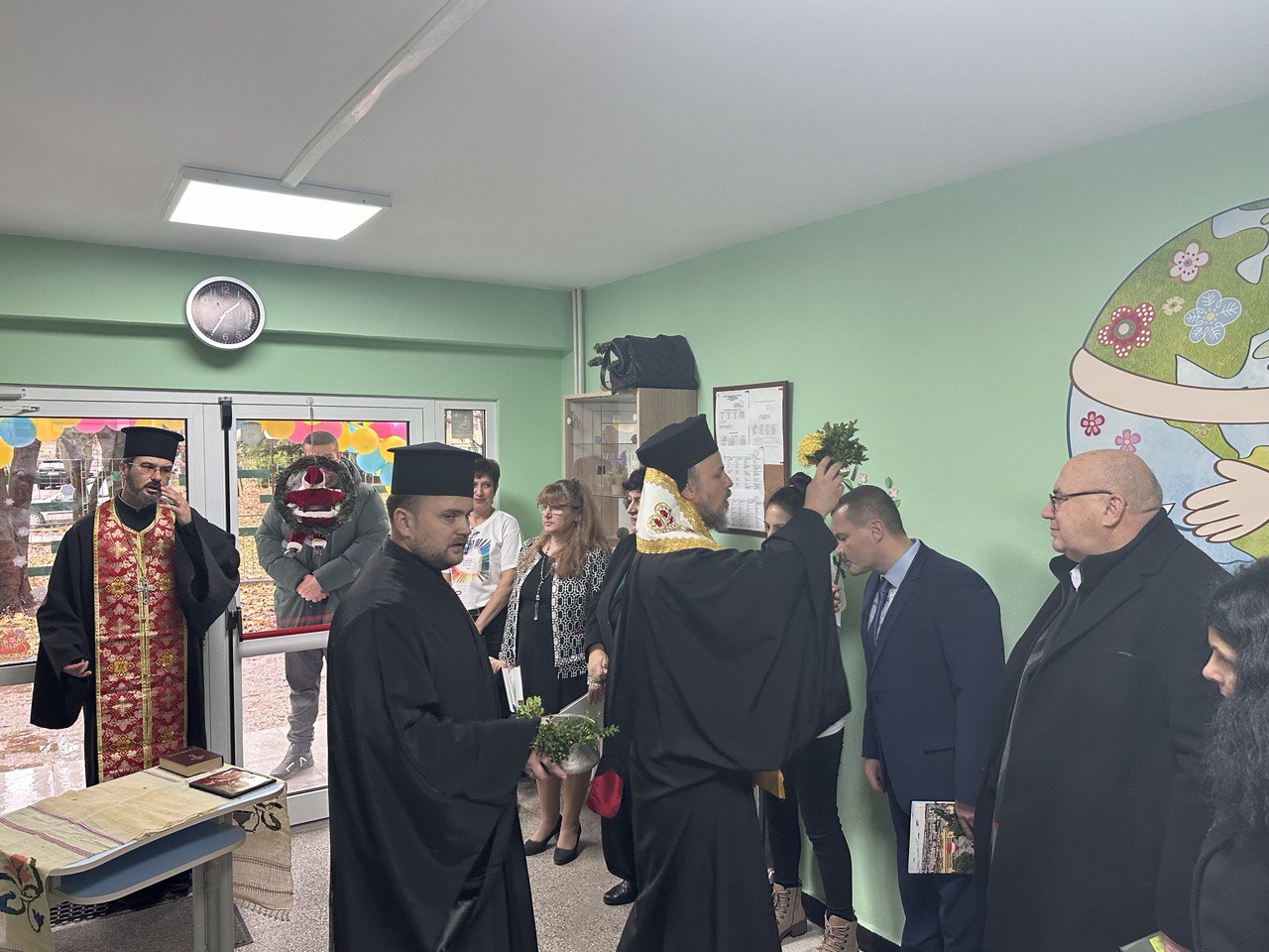 С празничен водосвет бе открит новият филиал на Центъра за специална образователна подкрепа в Русе