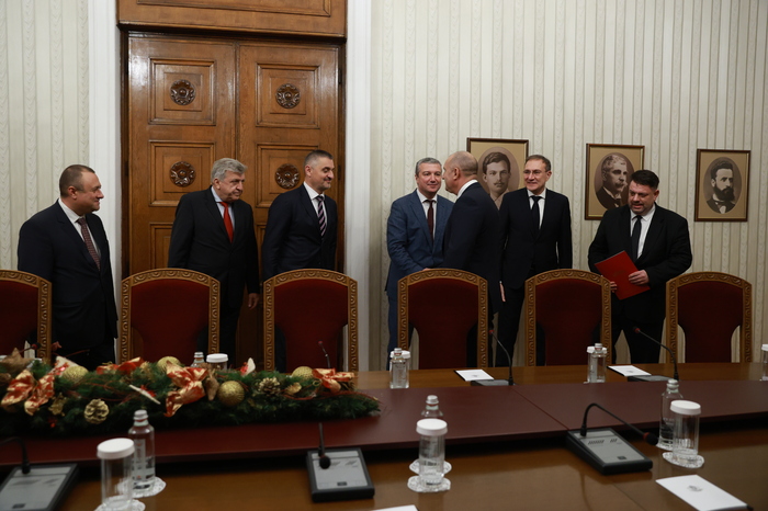 БСП: Правителство трябва да има, готови сме за диалог дори с цената на партийни рискове