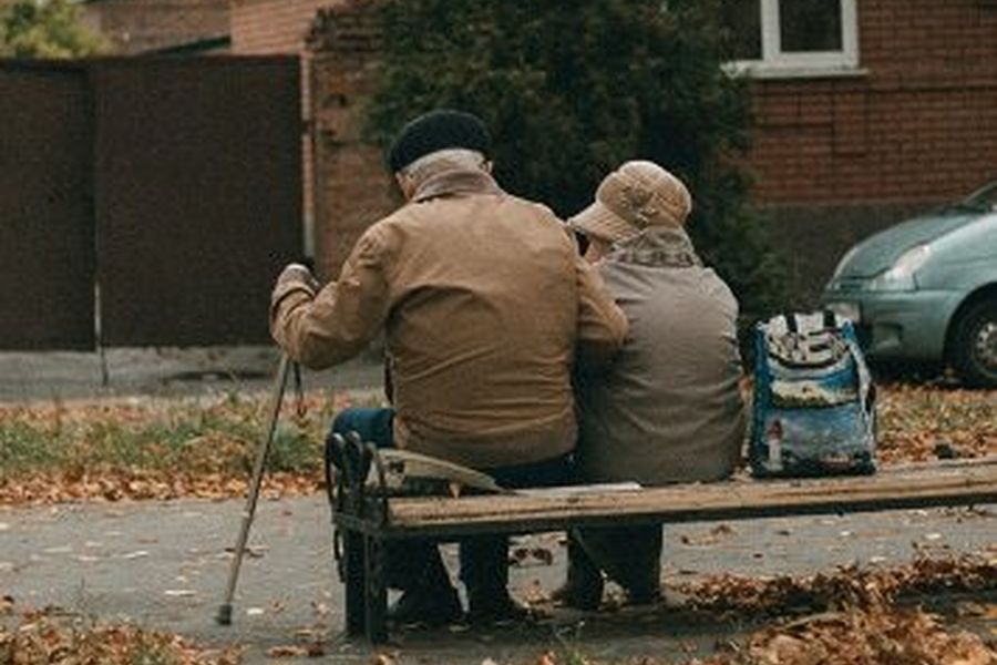 Започна изплащането на 100-те лева коледни добавки за част от пенсионерите