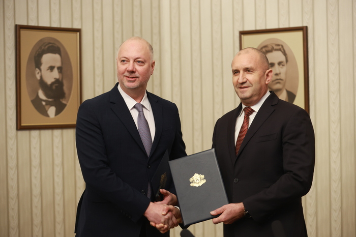 Кандидатът за премиер Росен Желязков получи мандат за съставяне на правителство и го върна изпълнен