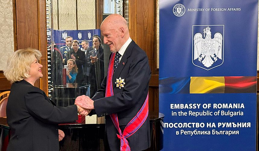 Симеон Сакскобургготски получи орден „Звездата на Румъния“ на церемония в румънското посолство