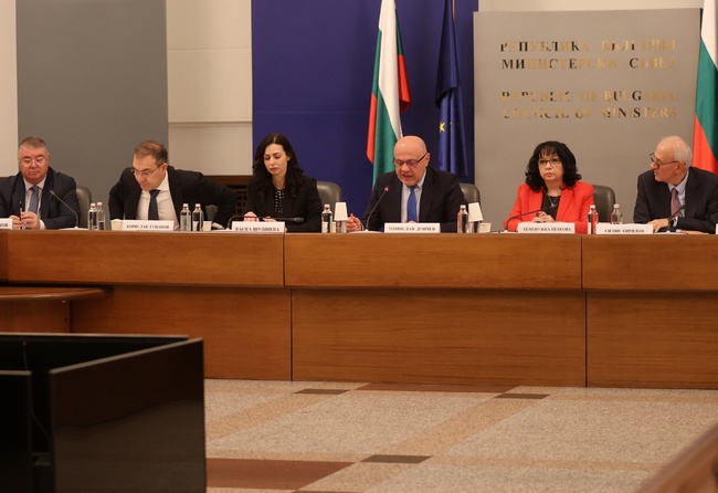 Тристранката разгледа проектобюджета на НЗОК за 2025 г., синдикатите се въздържаха да го подкрепят
