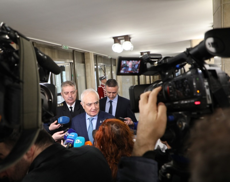 Запрянов: Некомплектът във Въоръжените ни сили вече застрашава тяхната готовност