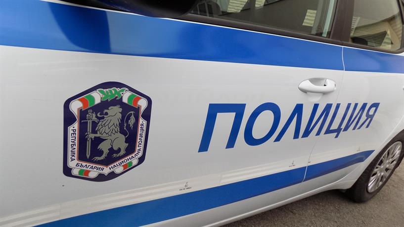 Криминалисти разкриха русенец, повредил гумите на кола на своя съгражданка