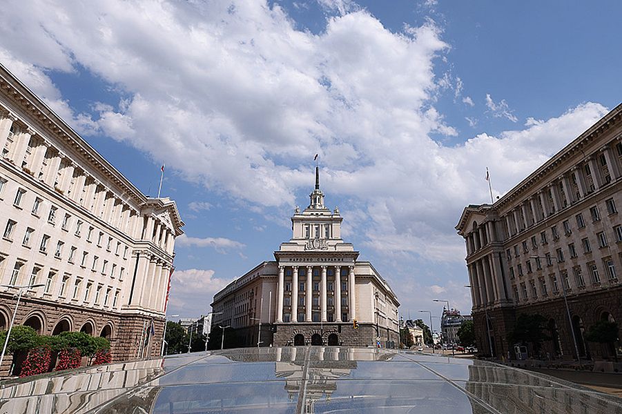 Допълнителни точки включи парламентът в дневния ред на заседанието си