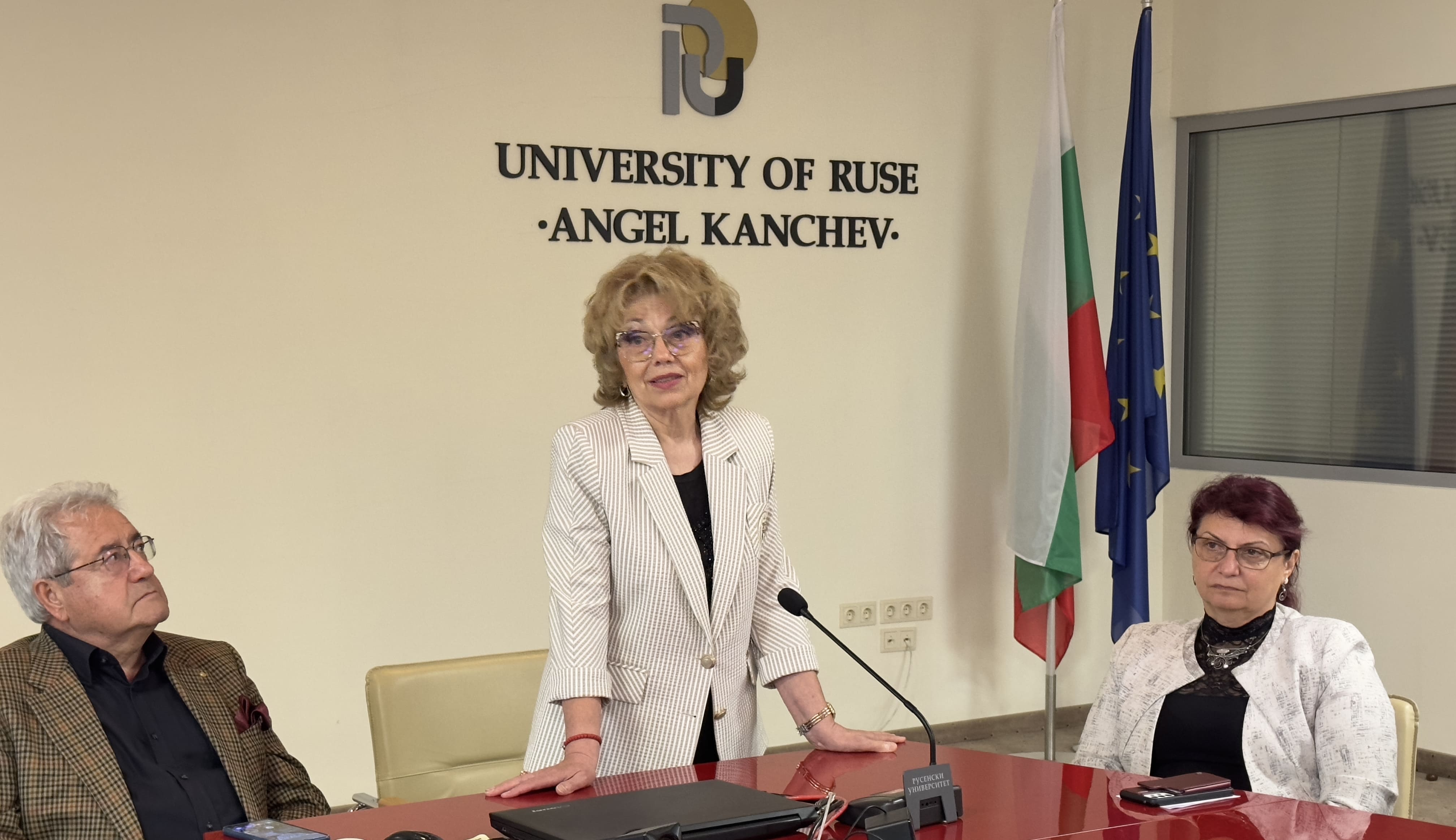 Журналистката Валерия Велева представи две свои книги в Русе