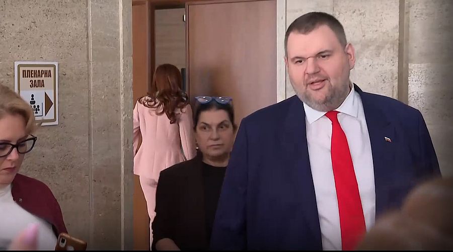 Пеевски: Чакъров направи правилното и напусна файтона на номадите