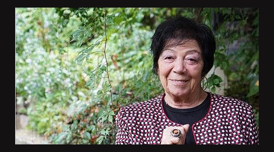 Почина писателката и издателка Божана Апостолова