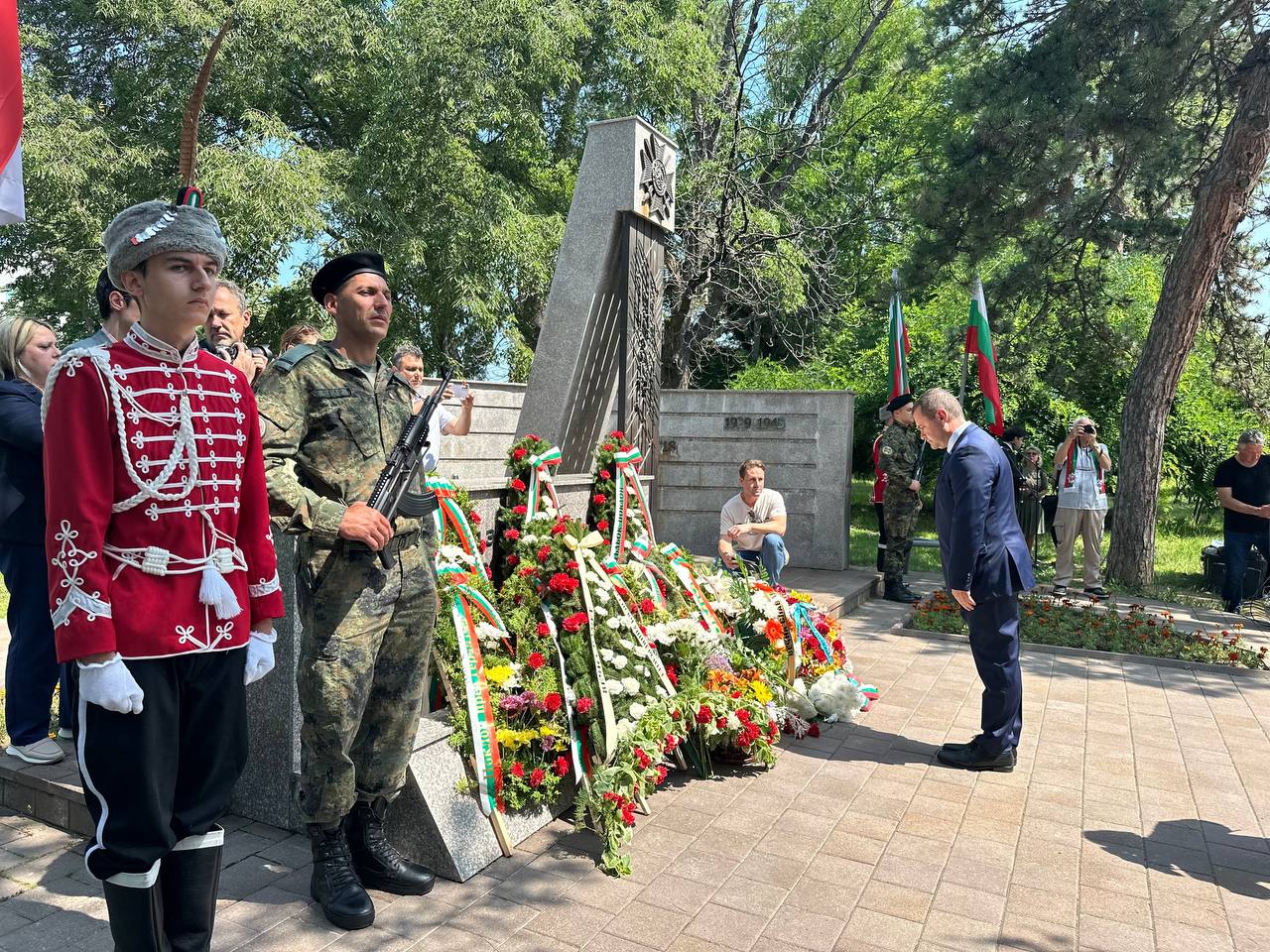 Русе почете паметта на Ботев и падналите за свободата на България