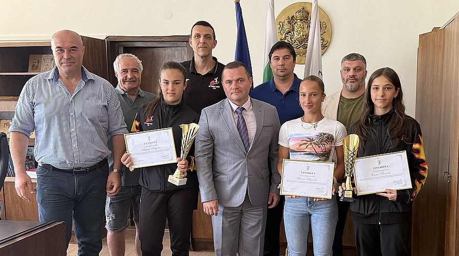 Три възпитанички на Спортното в Русе станаха Спортисти на месеците май и юни