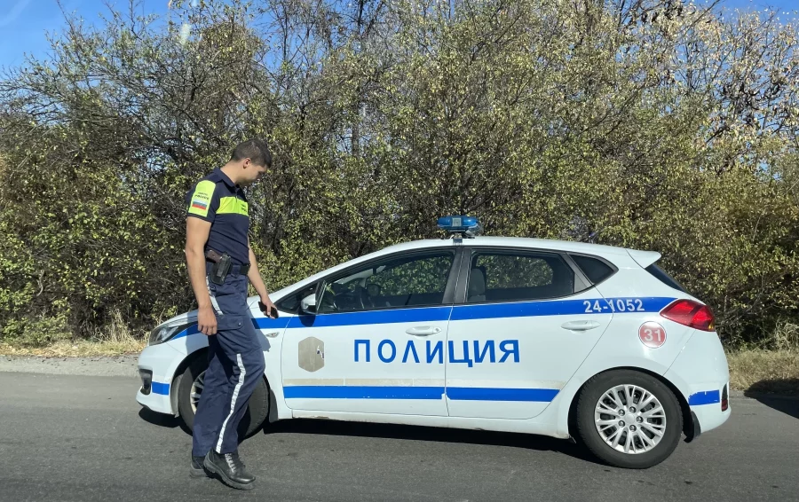 Хванаха 16 иракчани, натъпкани в тайник на хладилен камион