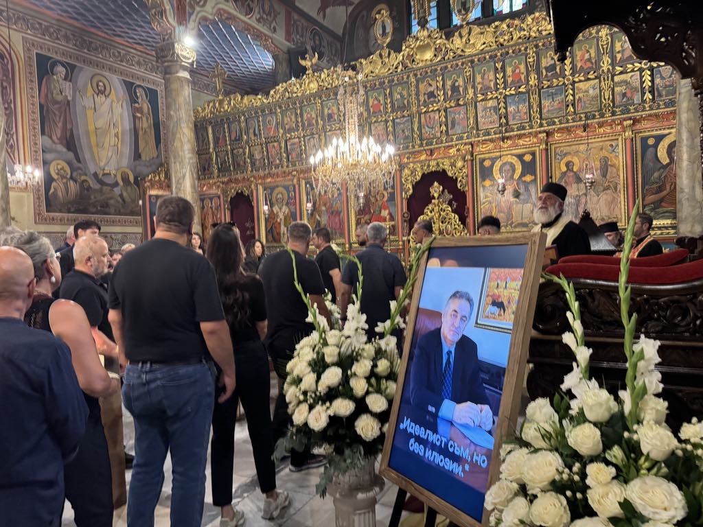 Опелото на Пламен Великов в храм "Света Троица"