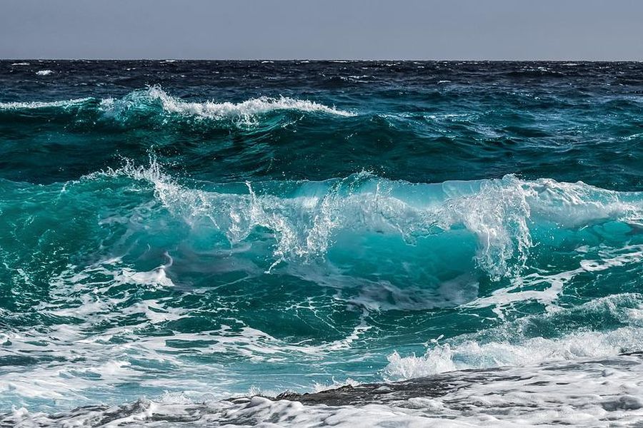 Военните унищожиха надводен дрон в Черно море източно от Варна